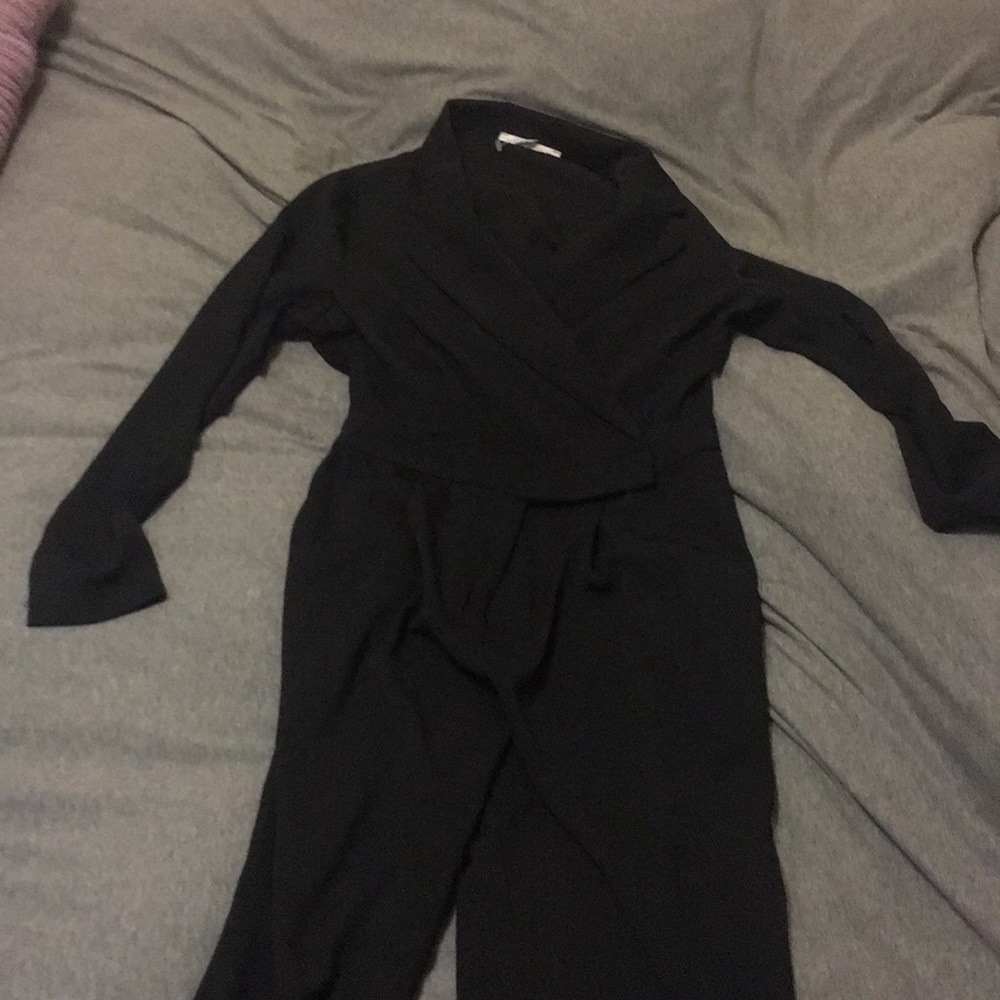 Beautiful jumpsuit for winter and fall events
